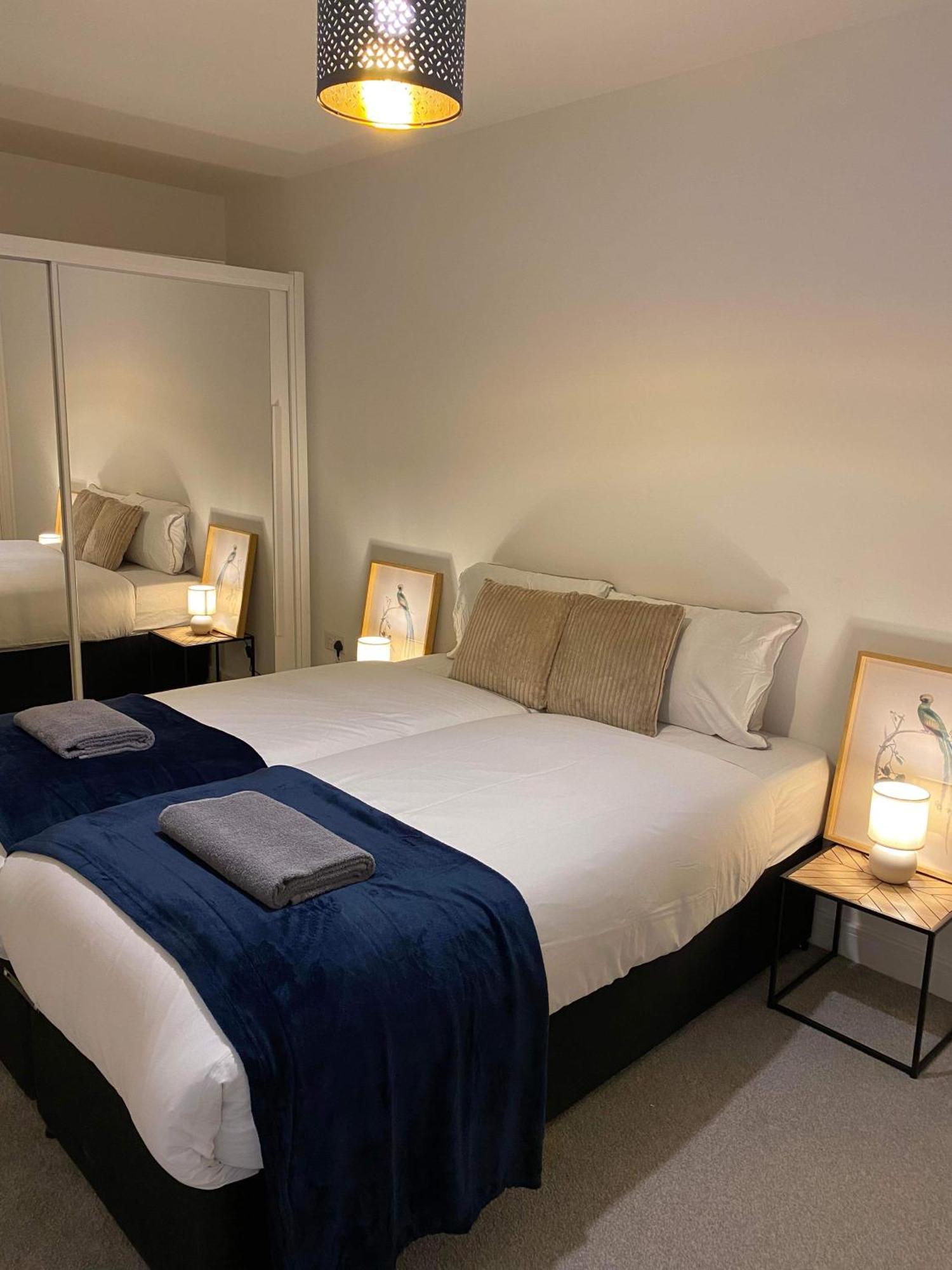 Crawley 2Bed Apartament Close To Gatwick Airport Copthorne  Zewnętrze zdjęcie