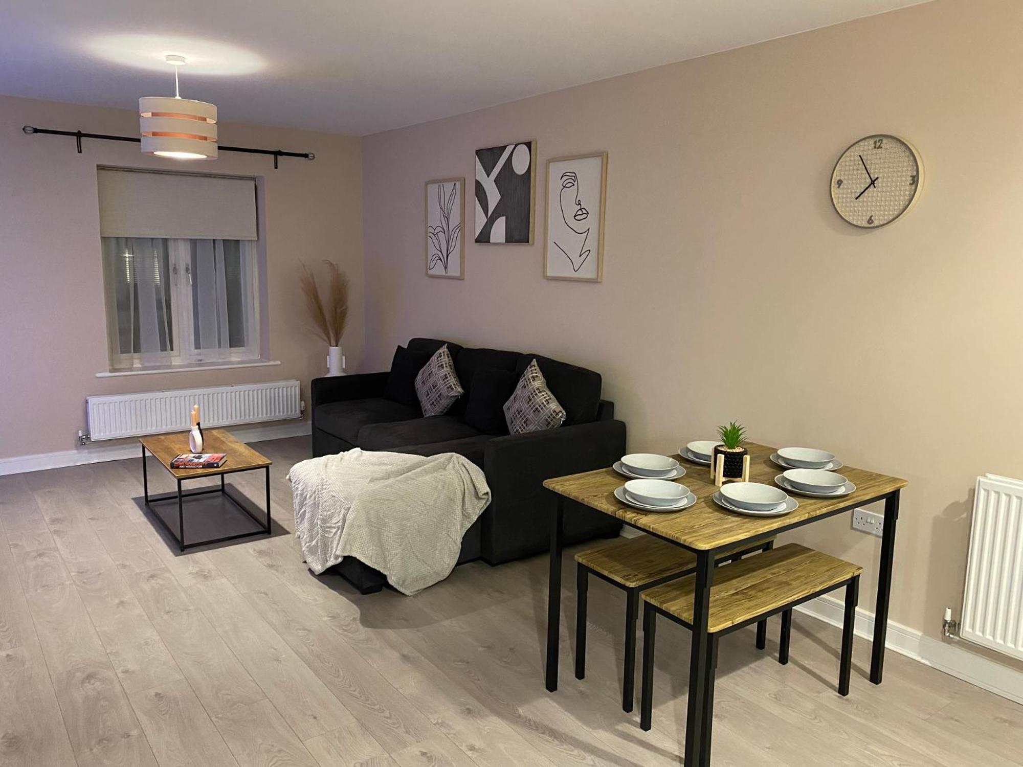 Crawley 2Bed Apartament Close To Gatwick Airport Copthorne  Zewnętrze zdjęcie